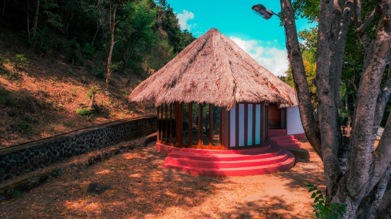 Khabita Beach Resort Lembar  Dış mekan fotoğraf